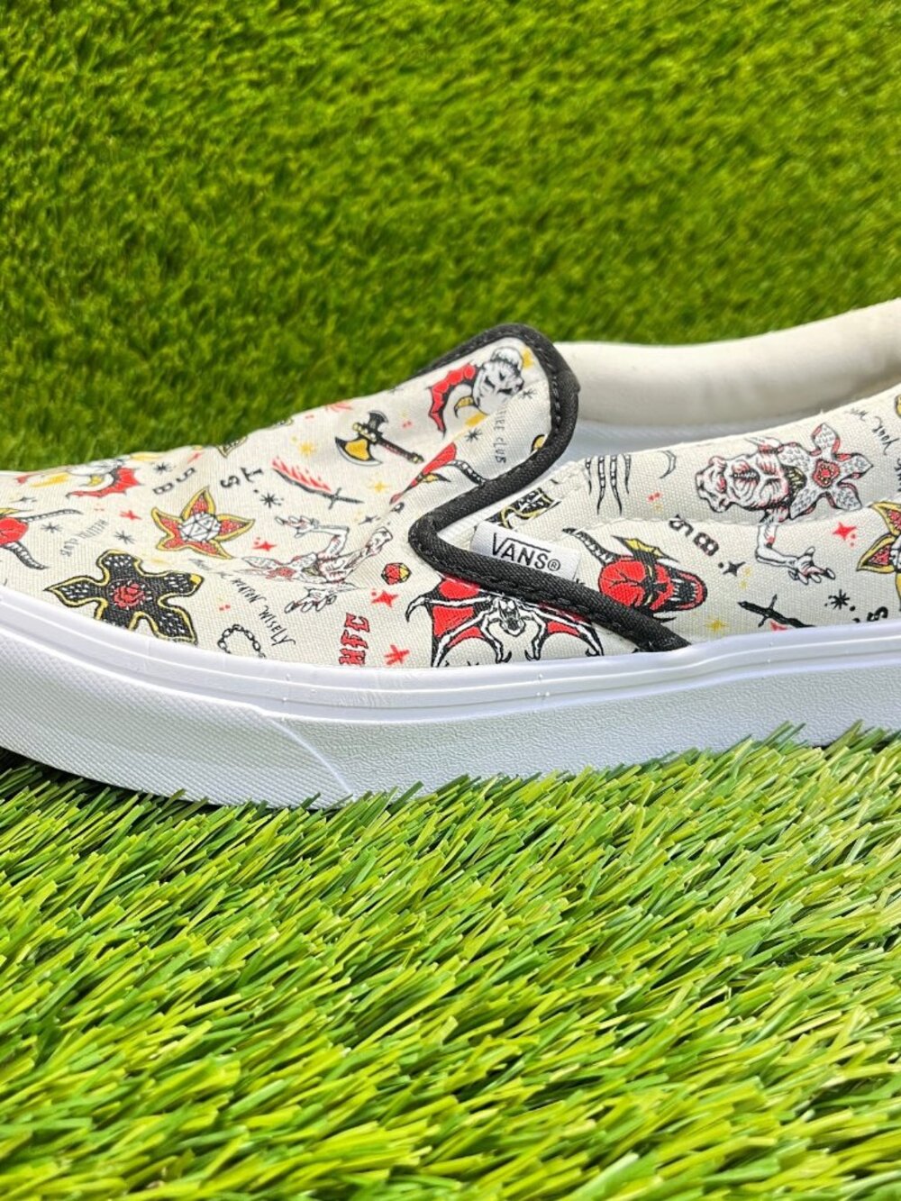 Vans Slip On x Stranger Things Hellfire Club Womens Size 9 Skate Shoes Sneakers - Picture 3 of 10